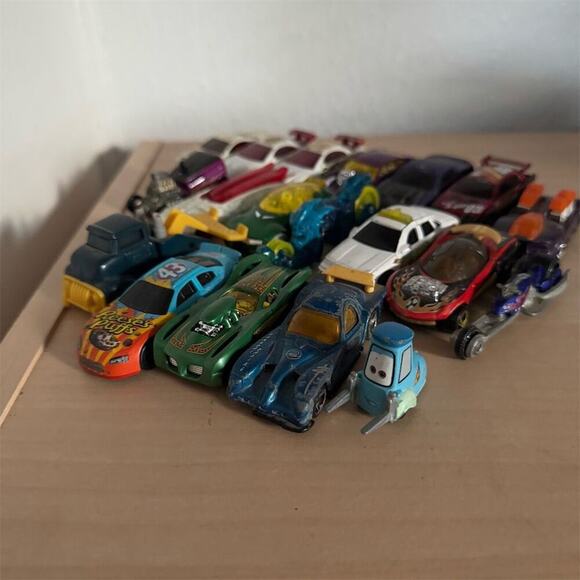 Lot of 19 Hot Wheels & Diecast Cars Toy Collectibles y2k & undated - Picture 2 of 11